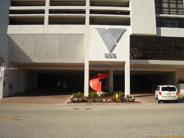 Foto del edificio - 555 NE 15th St