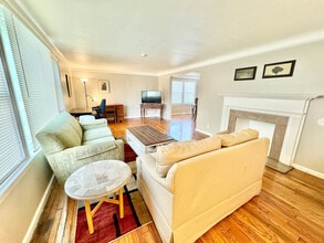 Building Photo - 3698 Washington Blvd