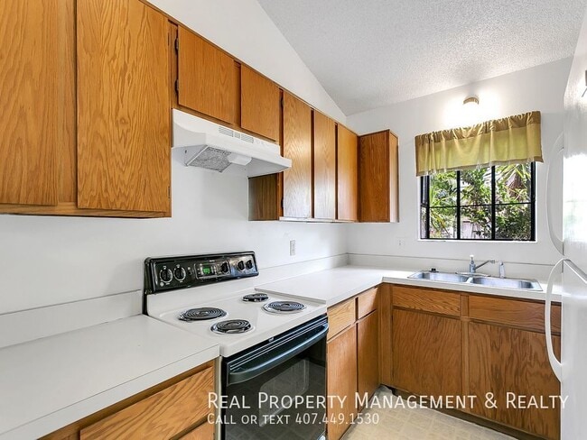 Building Photo - 8636 Drayton Ct