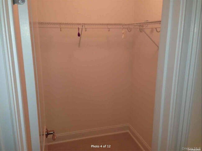 Foto del edificio - 3-06-6 Soundview Ln