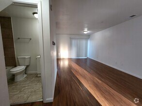 Building Photo - 155 Amberidge Dr