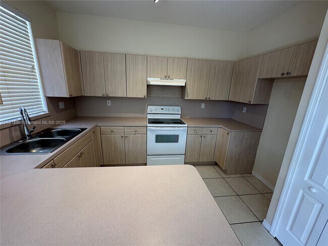 Building Photo - 10869 SW 88th Terrace