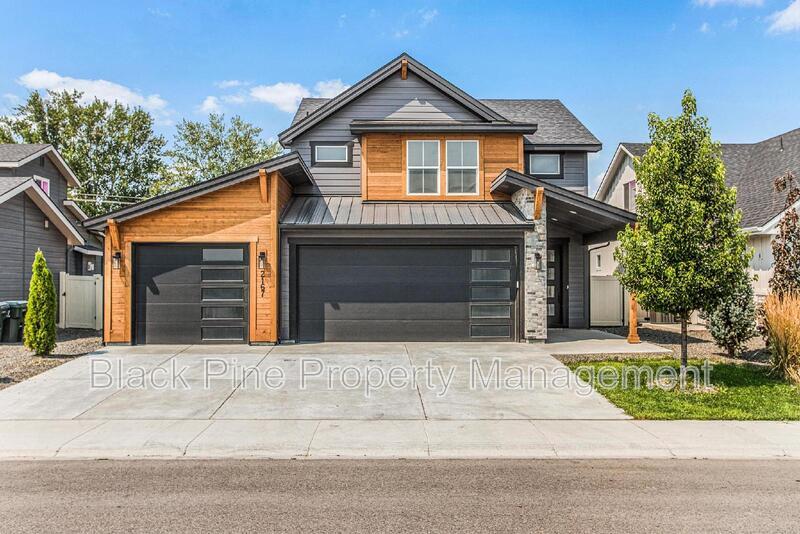 Foto principal - 2167 Klemmer Ave N