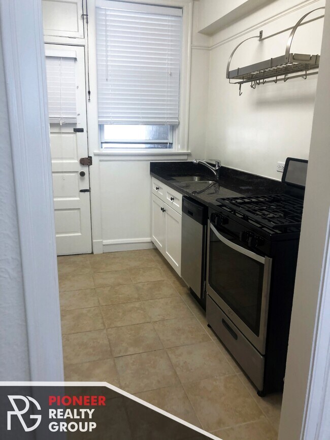 Foto del edificio - 4237 N Hermitage Ave