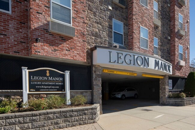 Building Photo - Legion Manor: In-Unit Washer & Dryer, Cold Water Included, Elevator, Fitness Center, and Cat & Do...