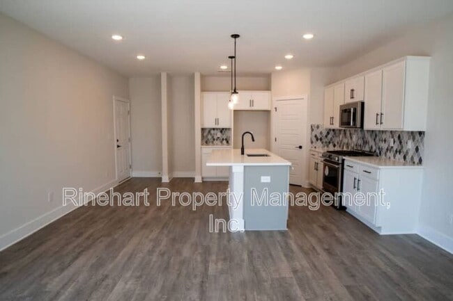 Building Photo - 519 Harjo Dr