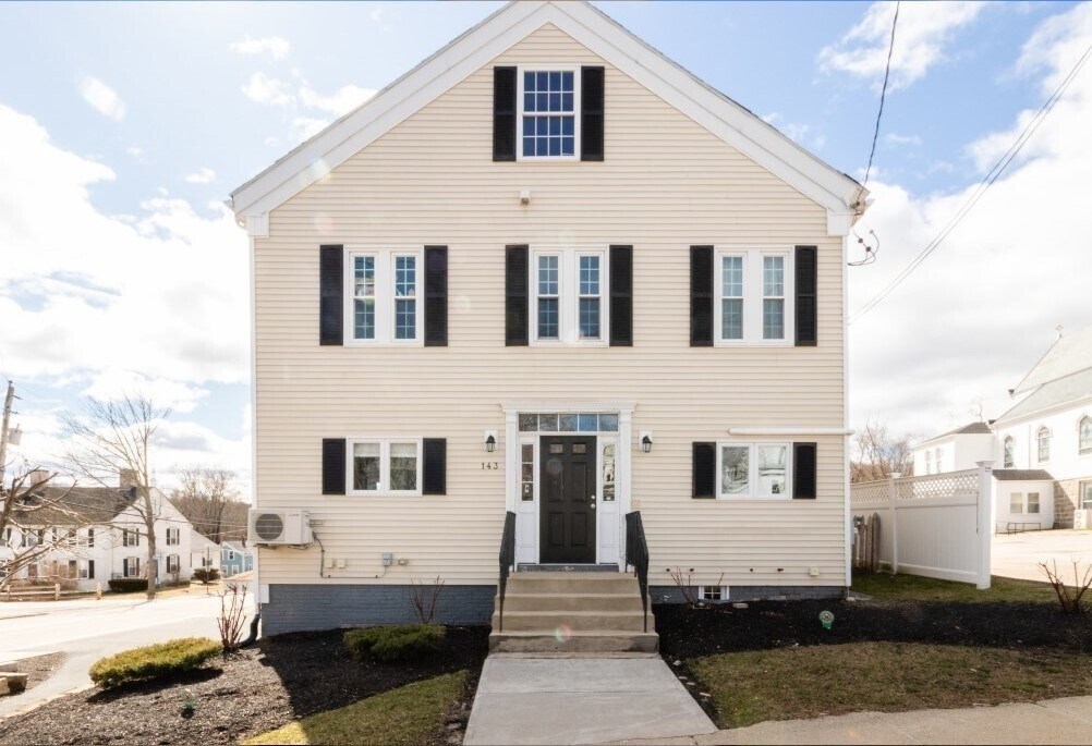 143 Village St Unit B, Medway, MA 02053 Condo for Rent in Medway, MA