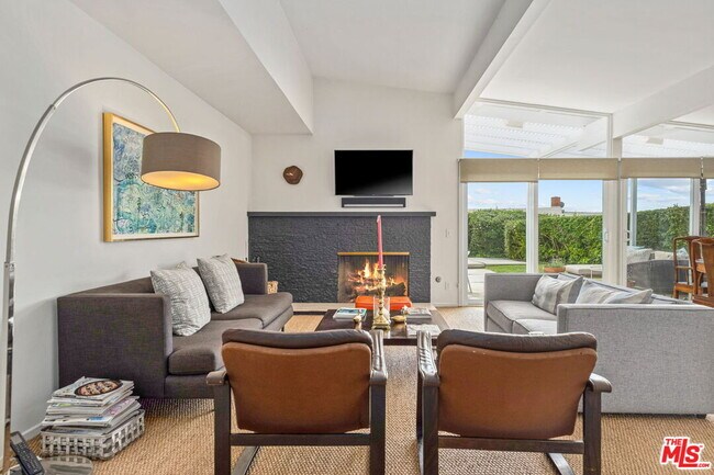 Building Photo - 3516 Shoreheights Dr