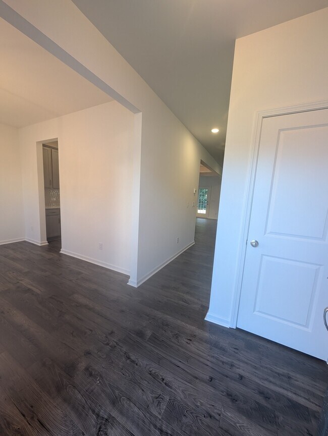 Foto del edificio - BRAND NEW 4BD/2.5 Home in the Stonebridge ...