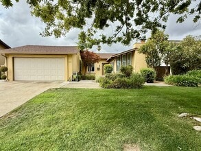 Building Photo - 1251 Rousseau Dr