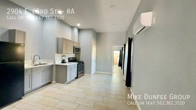 Foto del edificio - 2904 E 63rd St