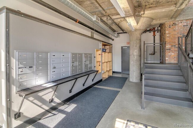 Foto del edificio - 460 W Canfield St