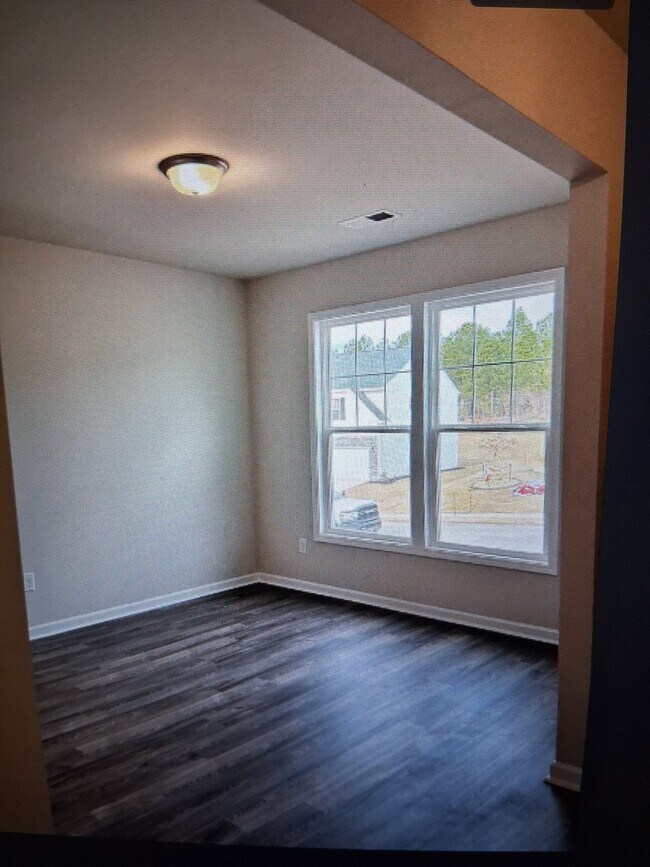Foto del edificio - 6370 Whirlaway Rd