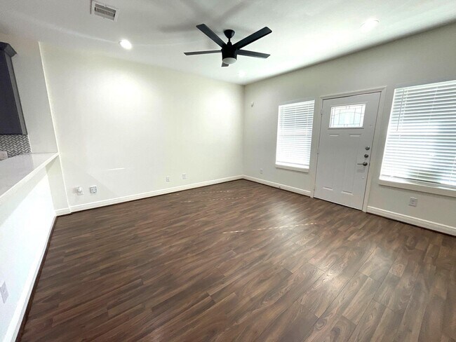 Foto del edificio - 4913 Southwind St