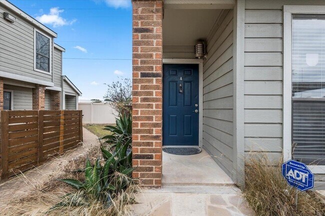 Foto del edificio - 2018 W Rundberg Ln