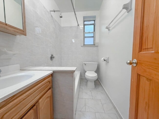 Foto del edificio - 707 W 171st St