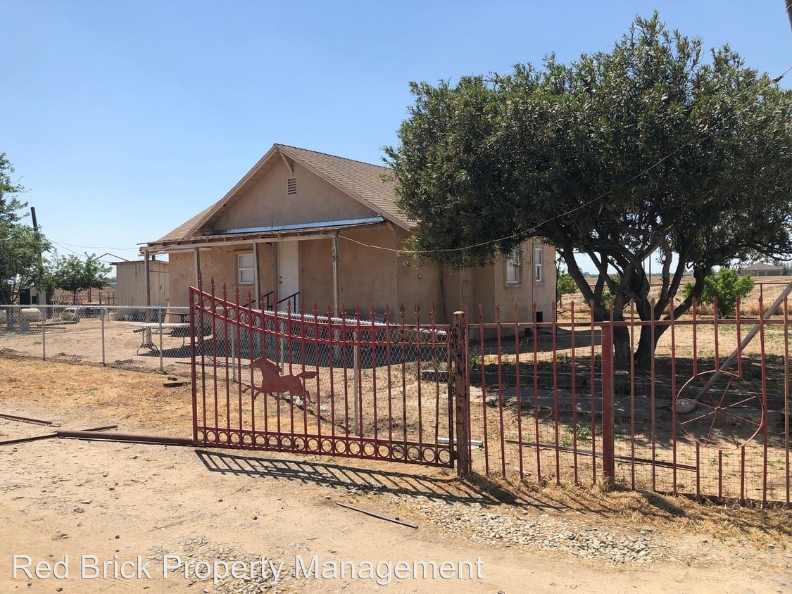 Primary Photo - 3 br, 1.5 bath House - 491 E Roosevelt Rd.