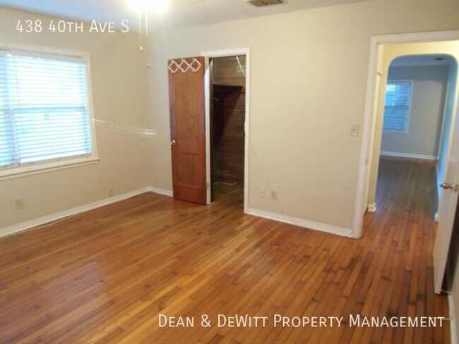 Building Photo - 2/1 Bungalow w/Hardwoods, Yard