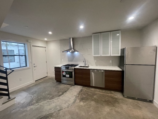 Building Photo - 2040 Solano Way