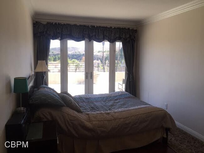Building Photo - 3 br, 2 bath House - 1645 Calle De Oro