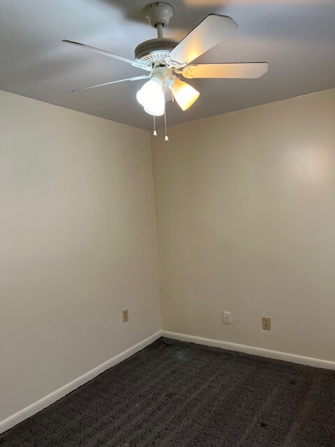 Building Photo - 220 Eastwood Dr