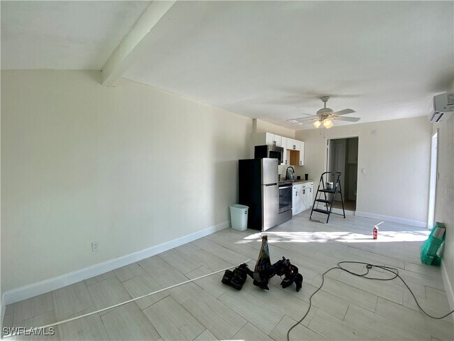 Building Photo - 1638 Cypress Dr