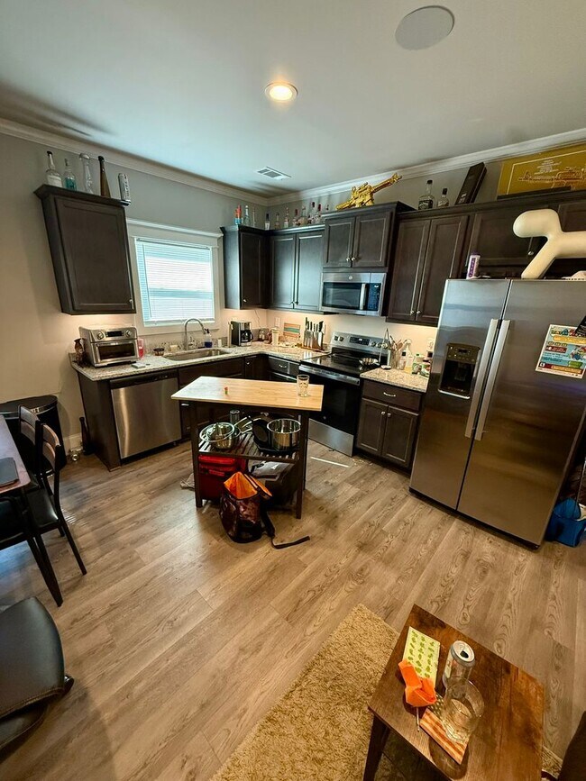 Foto del edificio - 189 Strickland Ave