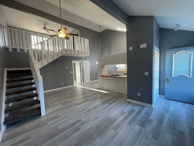 Building Photo - 132 Parker Village Cir
