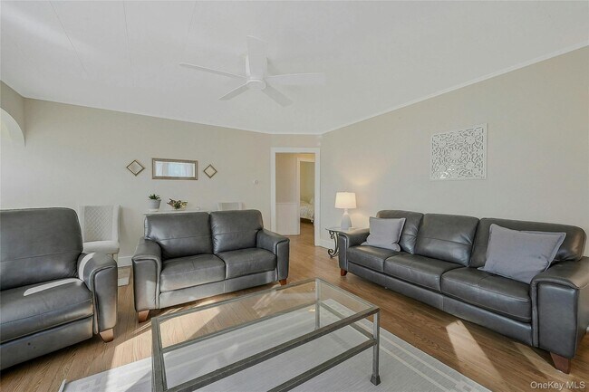 Foto del edificio - 425 Old Shipyard Ln