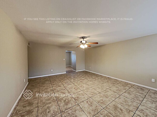 Building Photo - 1536 W Andorra Dr