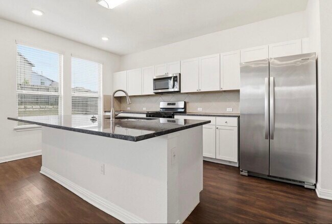 Foto del edificio - 5701 Gerard Dr