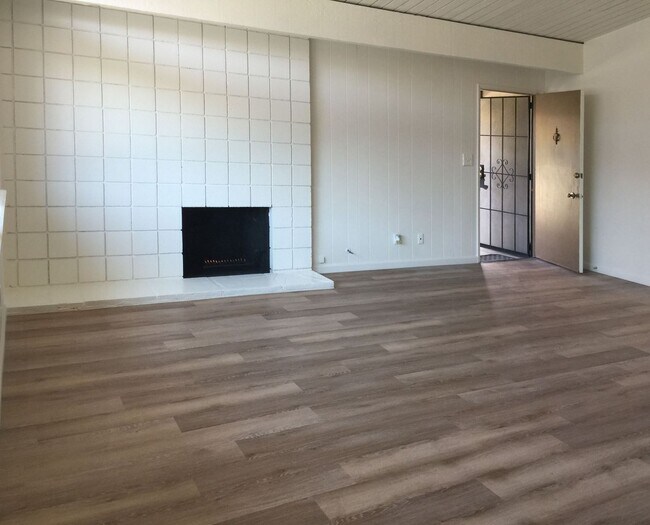 Building Photo - 2544 Elden Ave