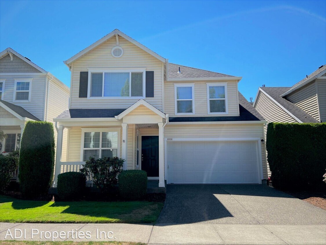 3 br, 2.5 bath House 16936 NW Desert Can... House Rental in