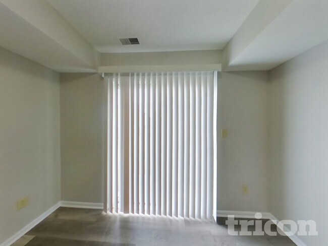 Foto del edificio - 4244 Village Trace Dr