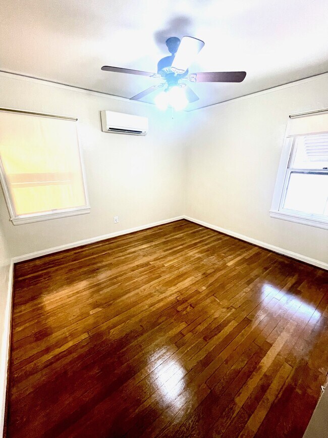 Foto del edificio - 410 W Walnut St