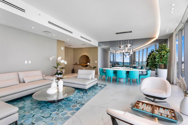 Foto del edificio - 15701 Collins Ave