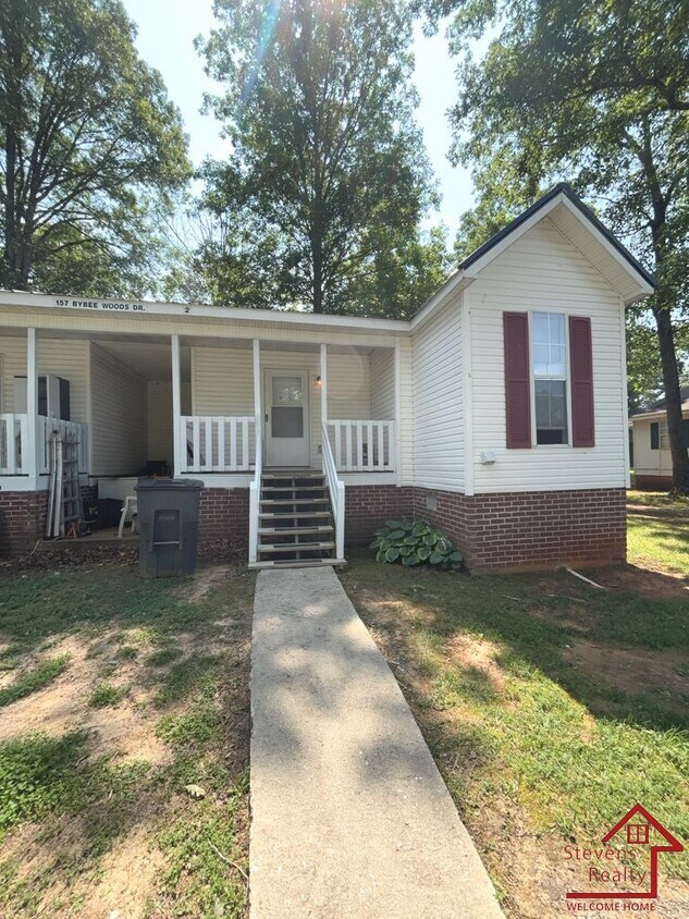 Foto principal - 157 Bybee Woods Dr