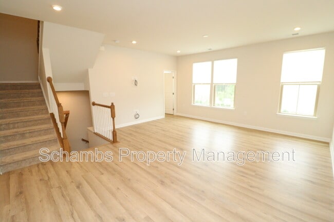 Building Photo - 1242 Channing Park Cir