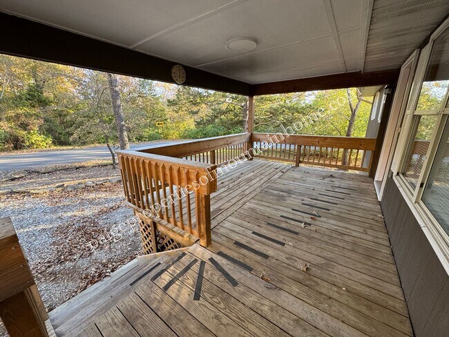 Foto del edificio - Charming 2 Bedroom, 1.5 Bath Home in Bull Shoals – Corner Lot & Close to Lake Access