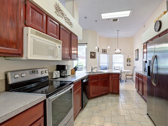Foto del edificio - 2436 Deermeadow Dr