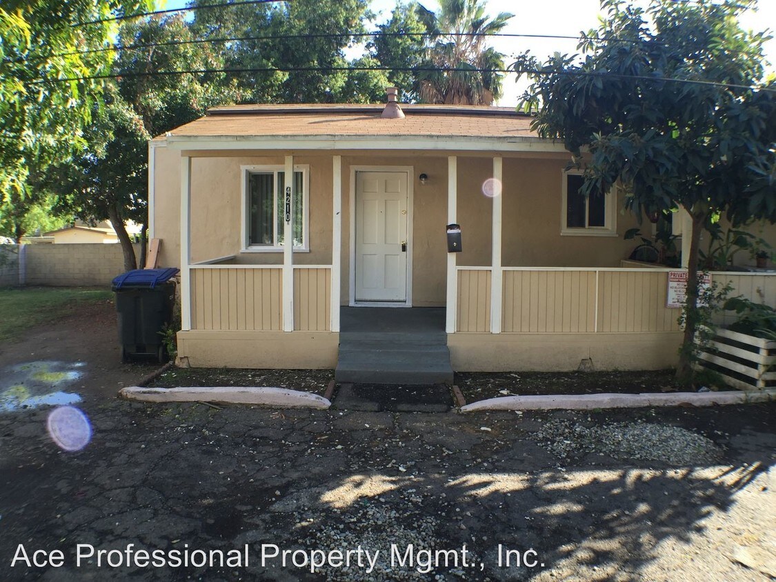 Primary Photo - 4204-4216 E Washington Ave