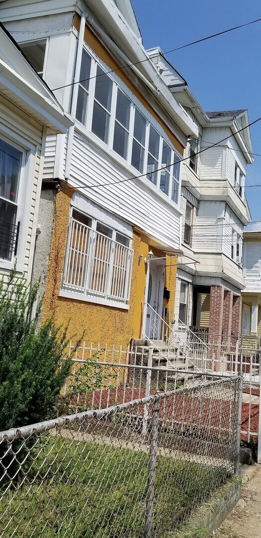 Photo - Chelsea Ave House