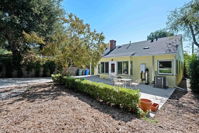 Building Photo - 781 Morada Pl