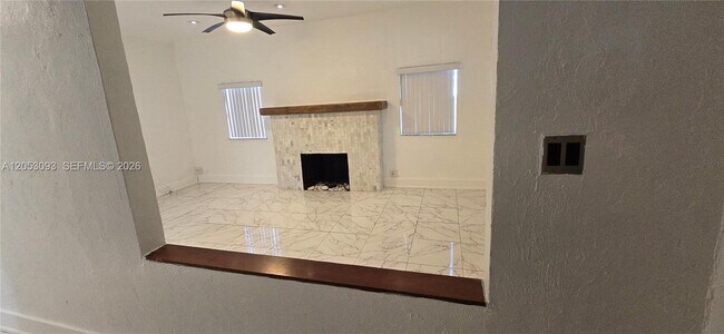 Foto del edificio - 455 NE 131st St