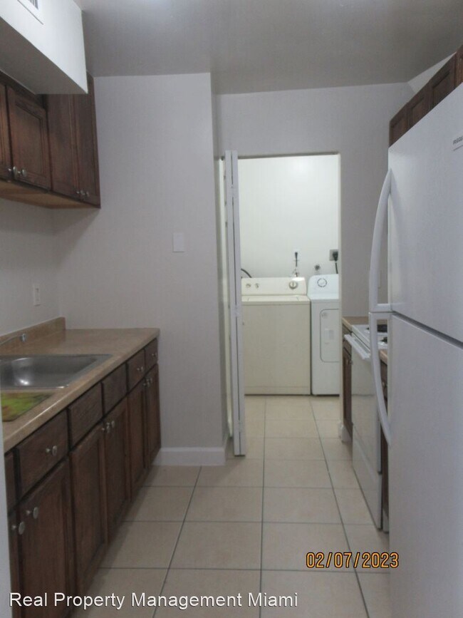 Building Photo - 2 br, 2 bath House - 2830 NW 55th Ave 2B