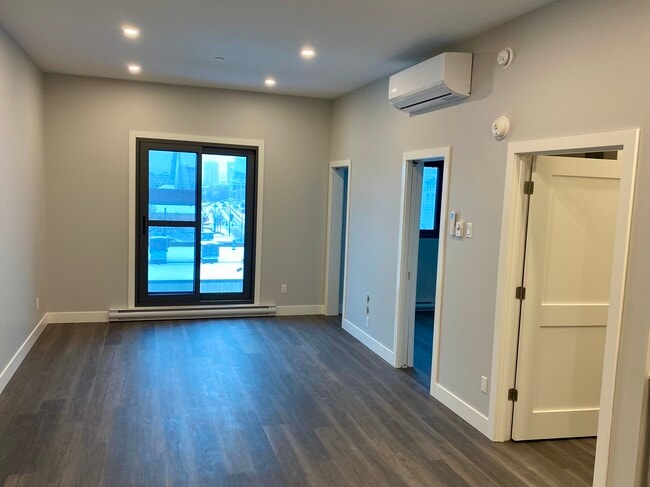 Building Photo - Le Quartier