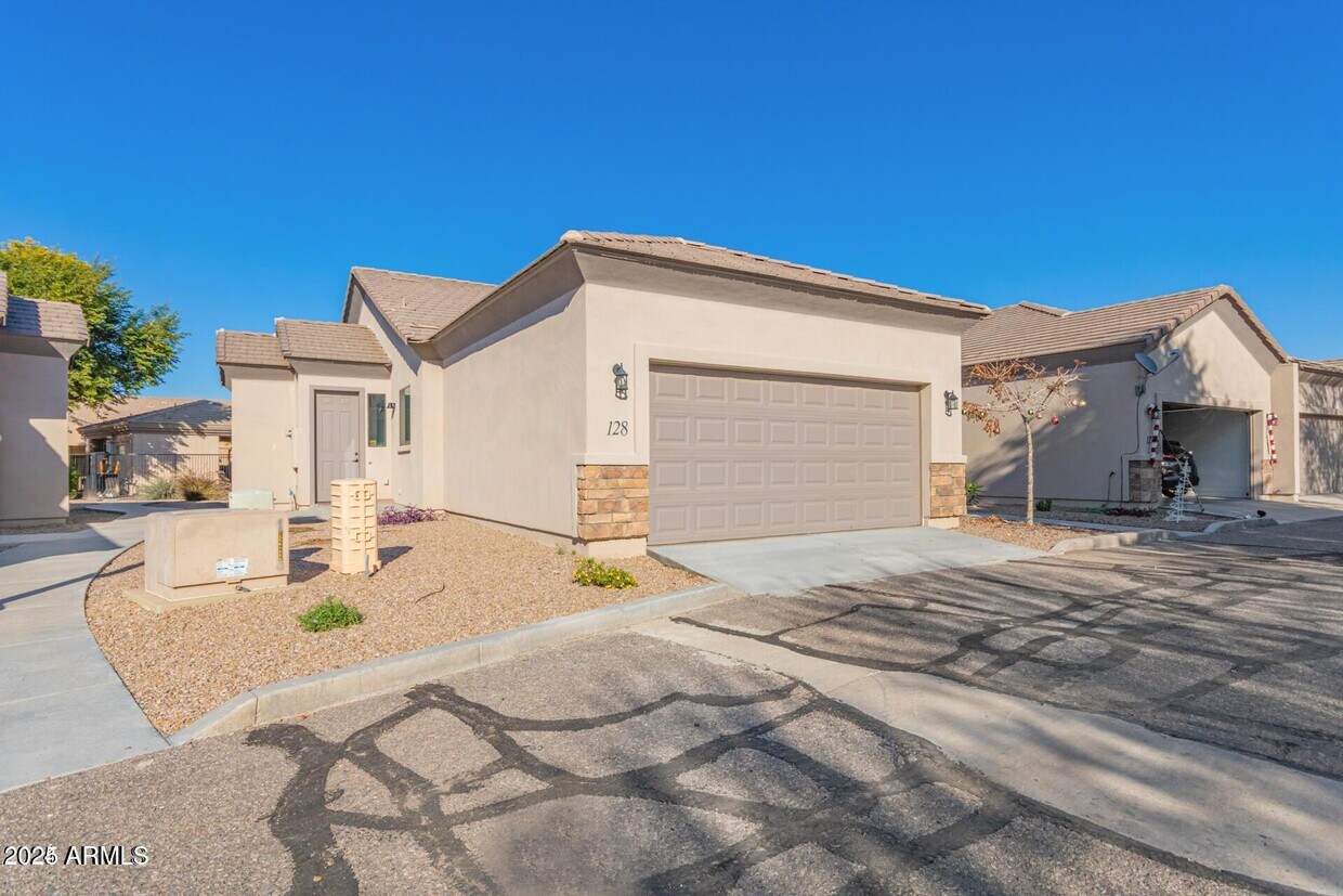 Foto principal - 846 N Pueblo Dr