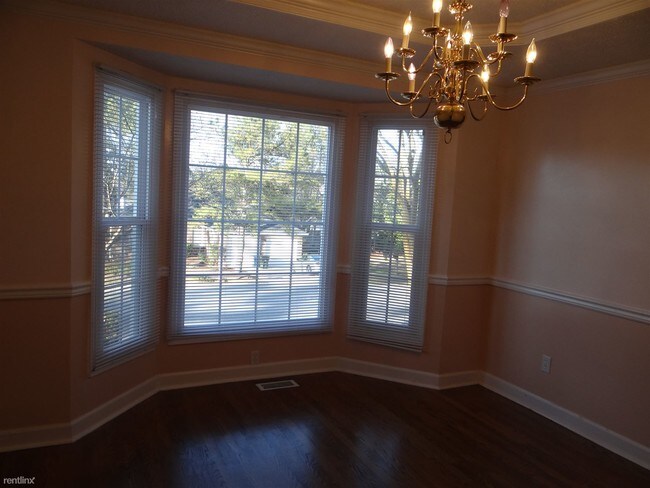 Building Photo - 159 Ridgeway Dr