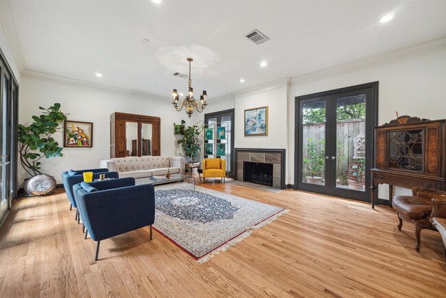 Foto del edificio - 2154 Avalon Pl