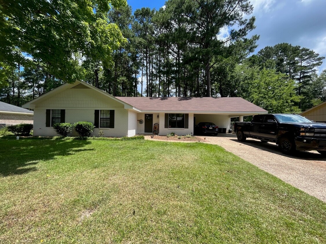 97 Gardenia Dr, Columbus, MS 39705 House Rental in Columbus, MS